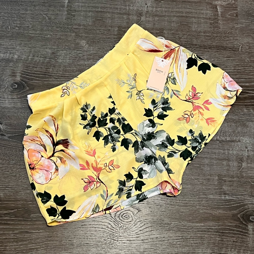 Blashe Yellow Floral Shorts size large
